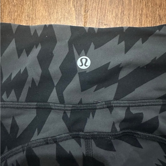 Lululemon invigorate high rise crop - Picture 4 of 7